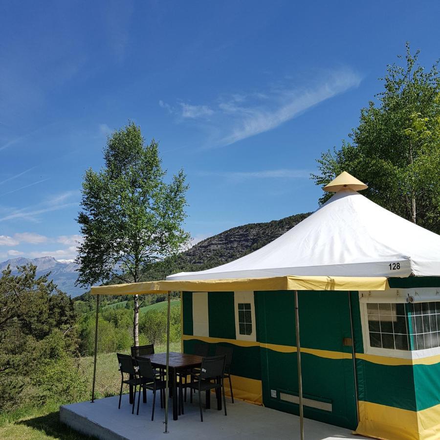 Village De Chalets Et Camping La Pierre De L'Aigle La Bréole Εξωτερικό φωτογραφία