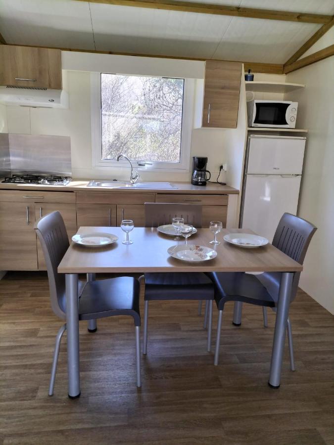 Village De Chalets Et Camping La Pierre De L'Aigle La Bréole Εξωτερικό φωτογραφία