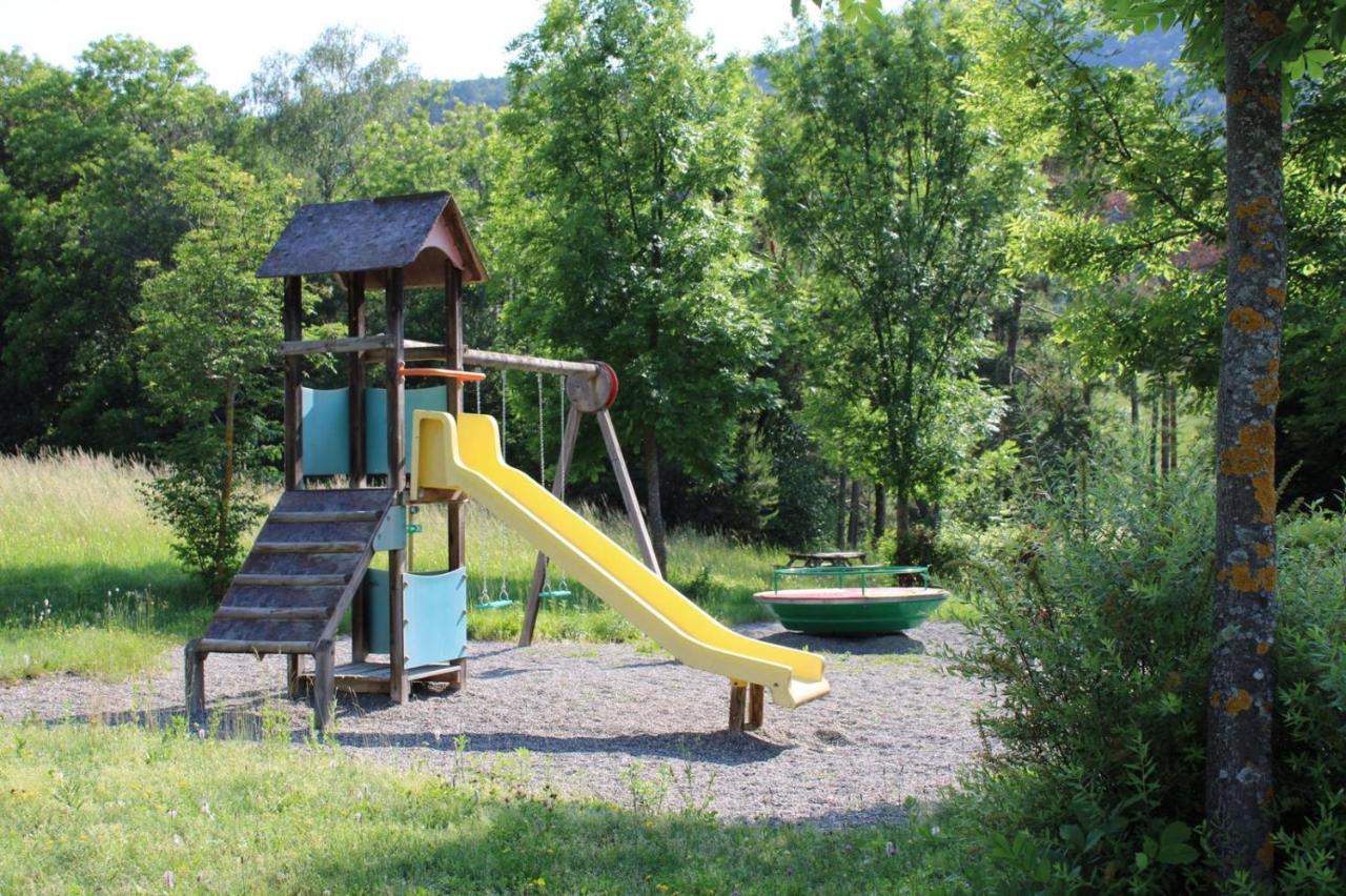Village De Chalets Et Camping La Pierre De L'Aigle La Bréole Εξωτερικό φωτογραφία