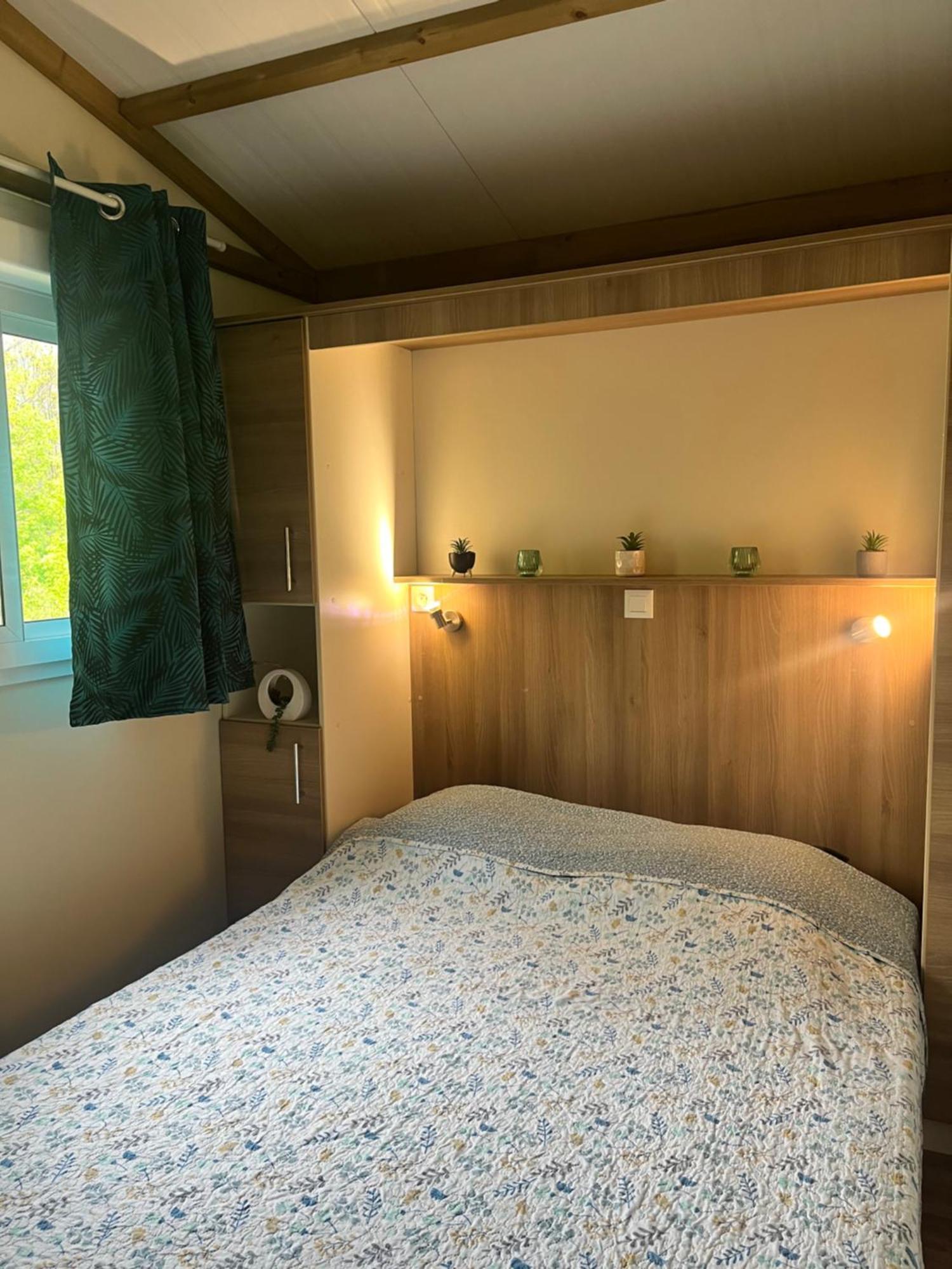 Village De Chalets Et Camping La Pierre De L'Aigle La Bréole Εξωτερικό φωτογραφία