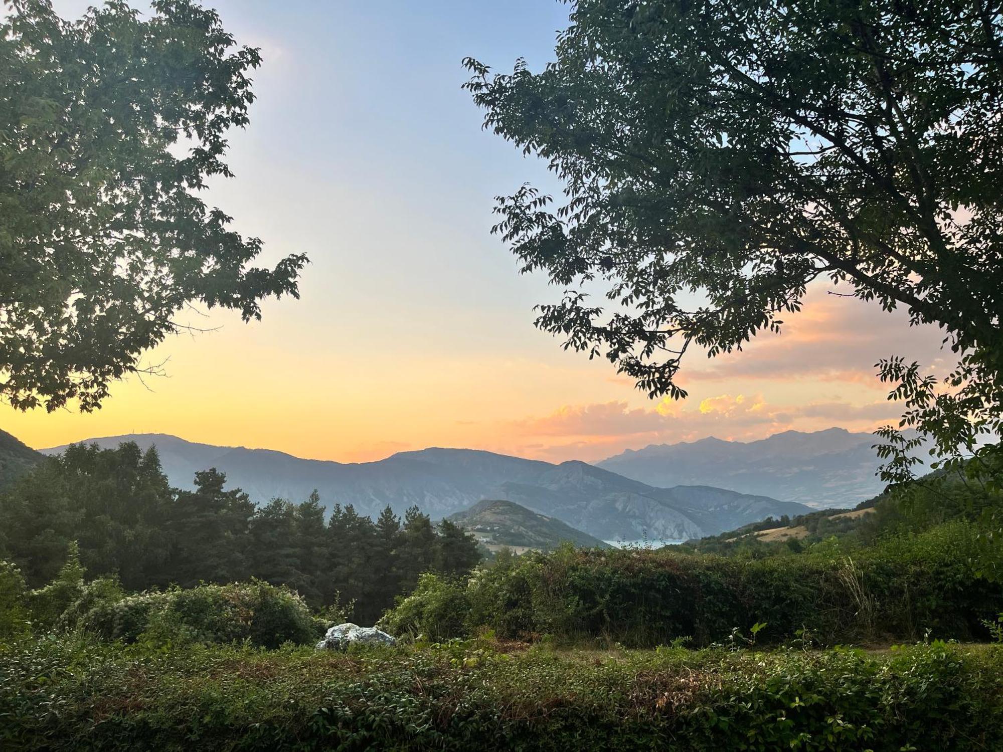 Village De Chalets Et Camping La Pierre De L'Aigle La Bréole Εξωτερικό φωτογραφία
